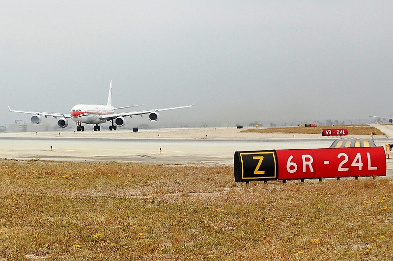 lax May9 2008 (576).JPG